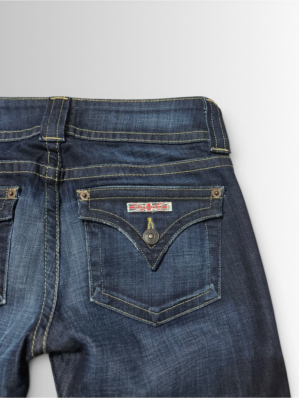 Hudson Signature Flap Pocket Flare Jeans Size 26 Dark Wash USA - Picture 12 of 13